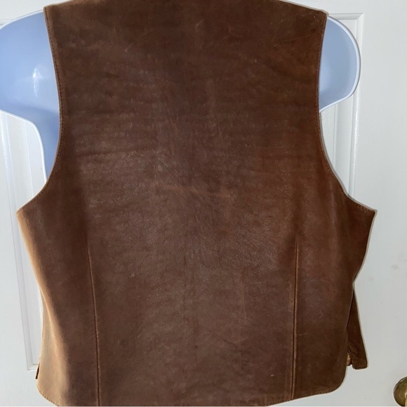Chocolate brown suede vest from France beautifully lined. Pockets and 4 buttons. - Picture 10 of 10